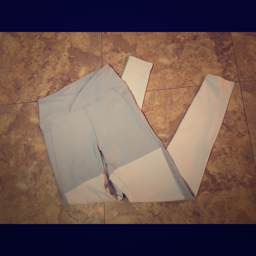 Two toned Nikki Blackletter Gymshark leggings